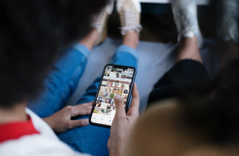 How to delete photo albums on iPhone
